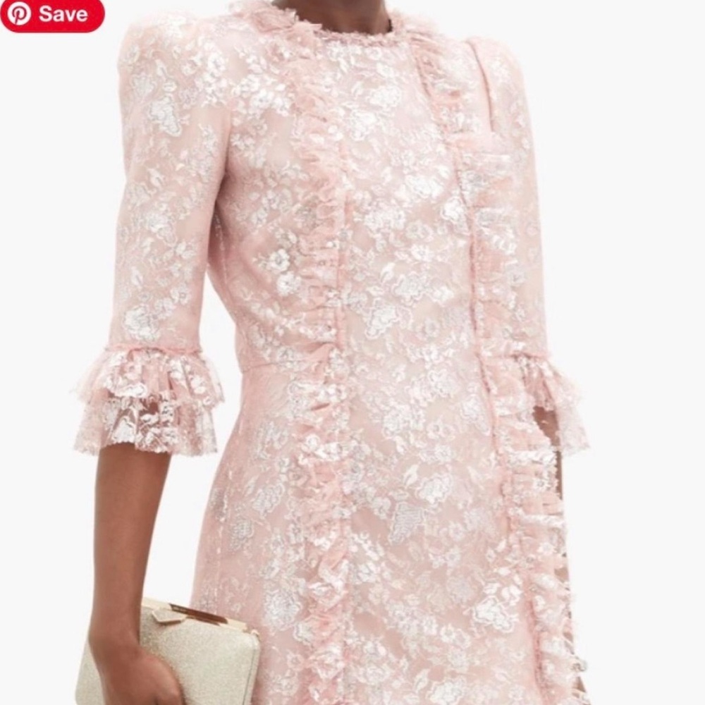 Chic Lace Long Sleeve Dress in Soft Pink